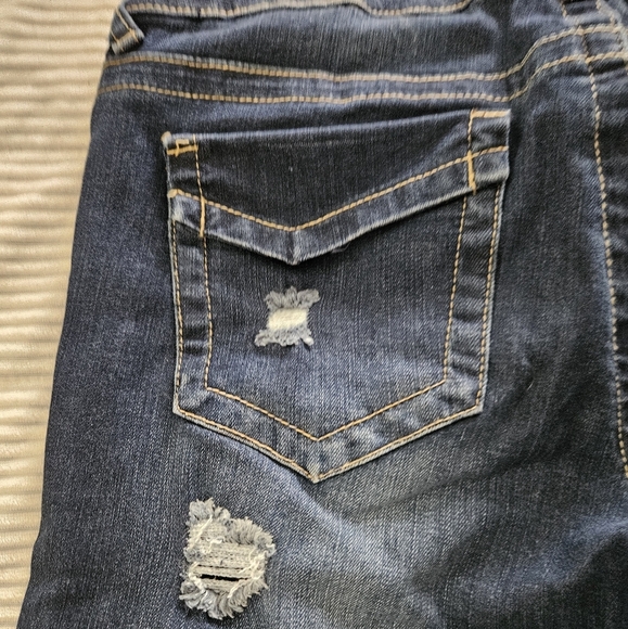 Indigo Rein Distressed Blue Jeans Cropped Size 11 - Picture 14 of 14